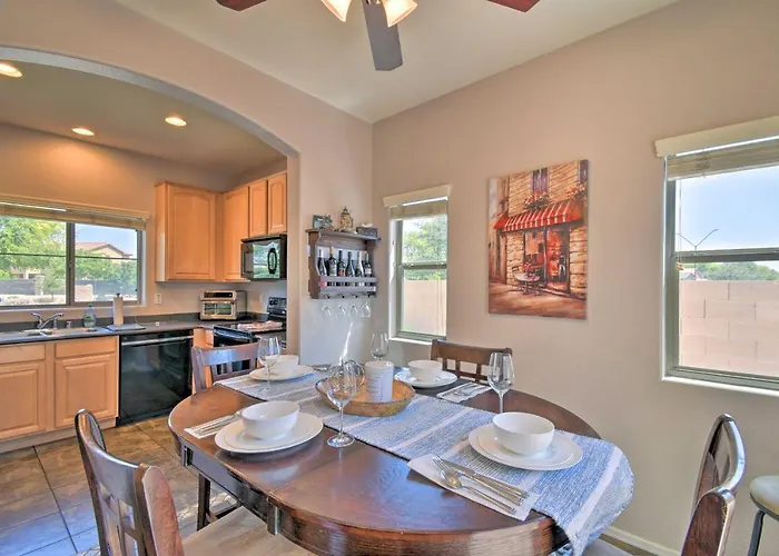 Holiday home Escape W/ Grill: Community Pool Access! *