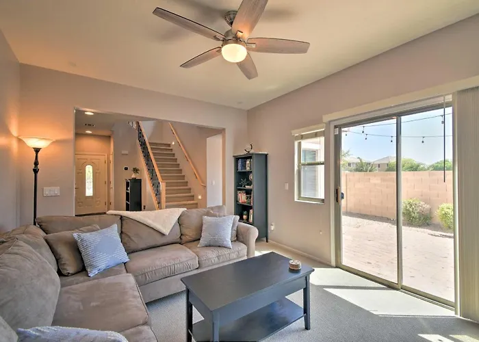 Escape W/ Grill: Community Pool Access! Holiday home *