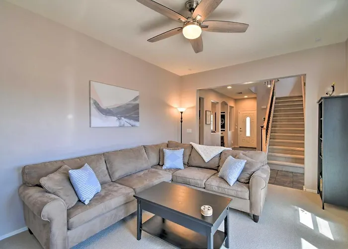 Holiday home Escape W/ Grill: Community Pool Access! Goodyear