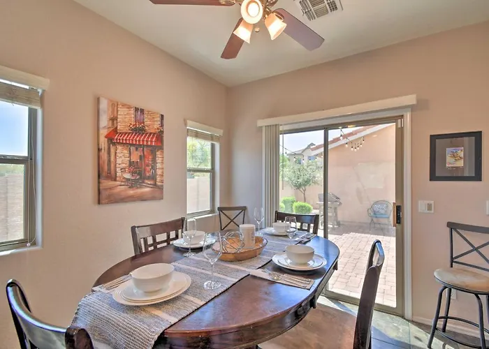 Escape W/ Grill: Community Pool Access! Holiday home