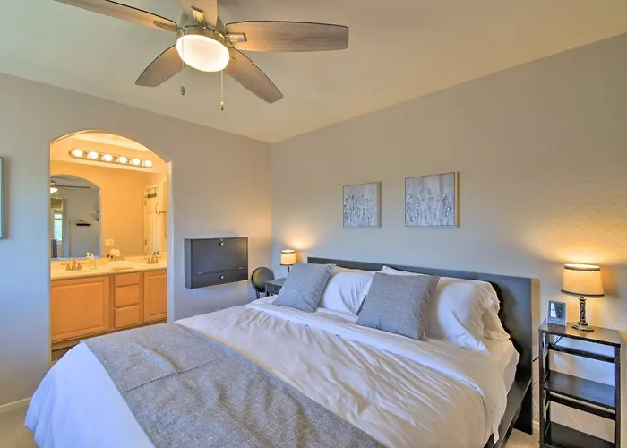 Holiday home Escape W/ Grill: Community Pool Access! Goodyear