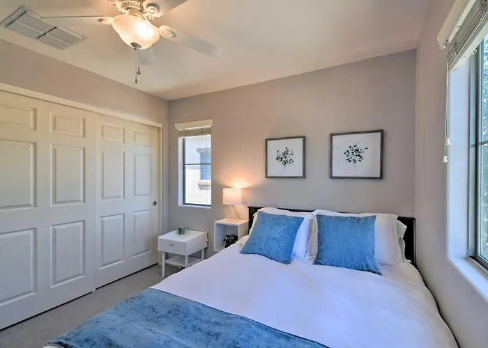 Escape W/ Grill: Community Pool Access! Holiday home